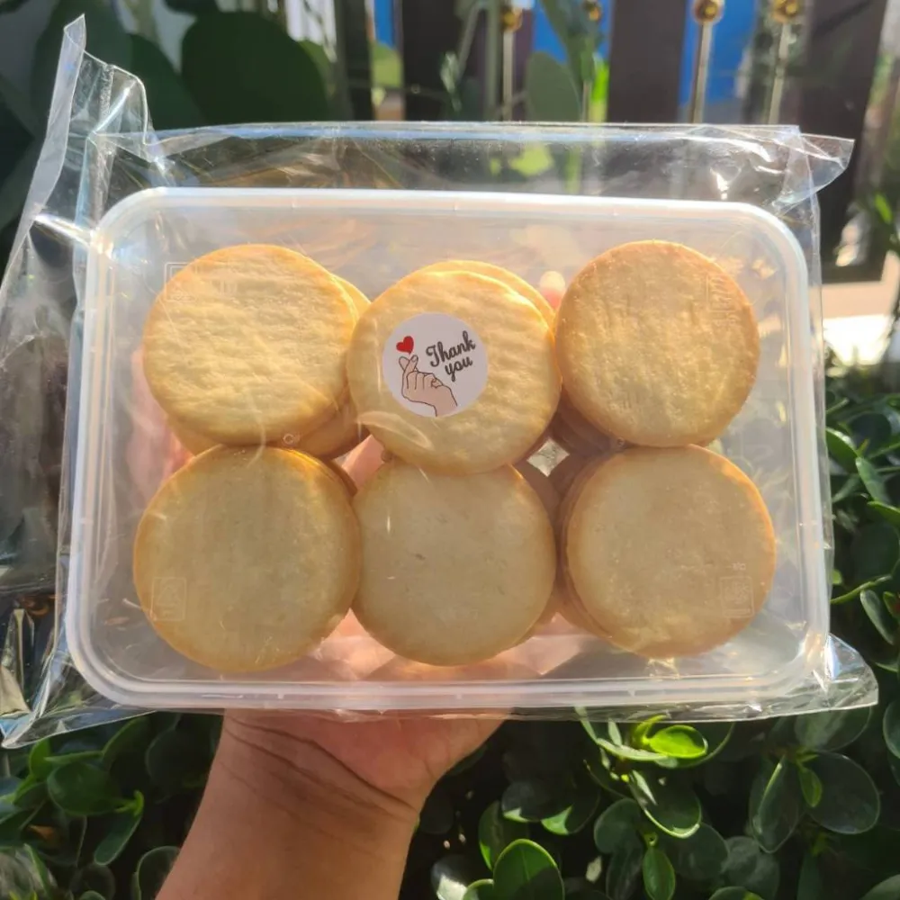แครกเกอร์วงกลมไส้สับปะรดหวานละมุนทานเพลิน18ชิ้น