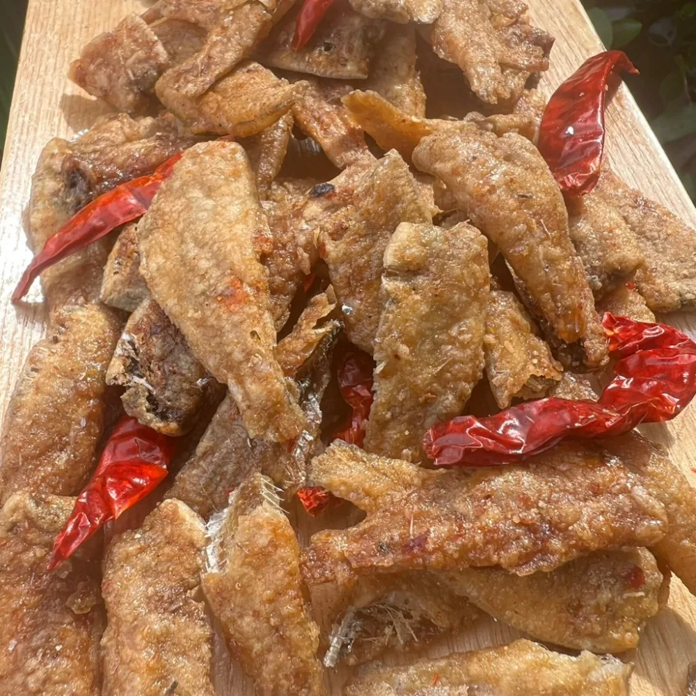 ปลาเกร็ดขาวปรุงรส เผ็ดนิดๆ หอม กรอบ เคี้ยวสนุก ทานเพลิน